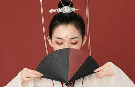 Tháo dỡ nhà cao tầng tại TPHCM